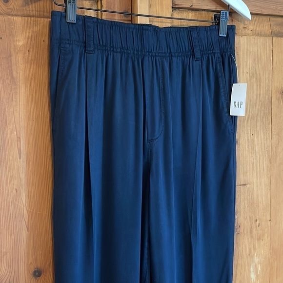 NWT GAP Navy Blue High Waisted LYOCELL Blend Pants Sz. 6 TALL 31” Inseam - Picture 3 of 16